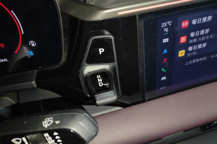 Used Porsche Macan 2024 Macan Long Range Edition Gear Lever