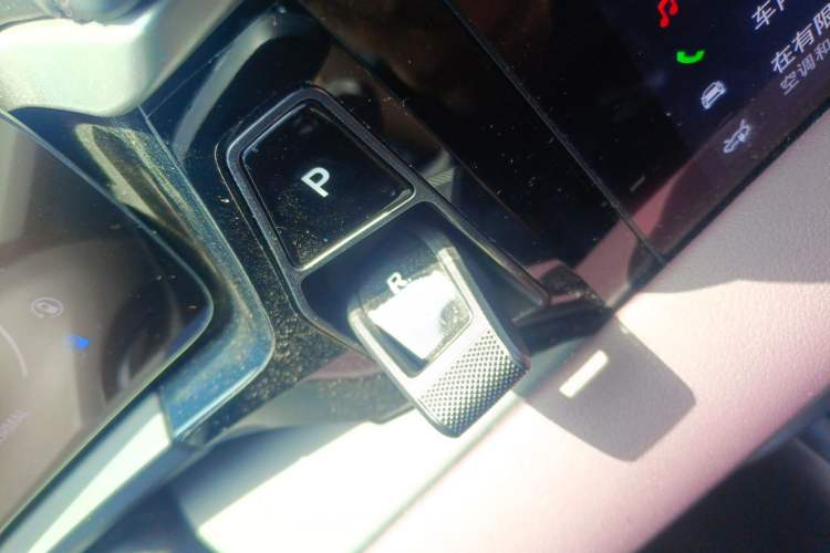 Used Porsche Macan 2024 Macan Long Range Edition Gear Lever