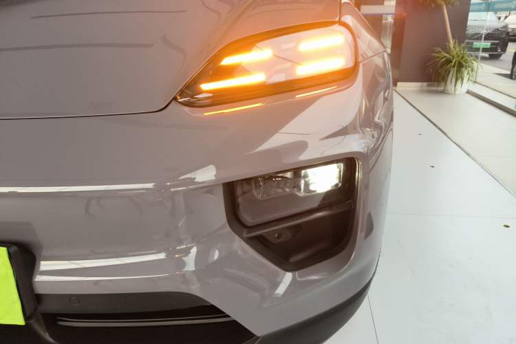 Used Porsche Macan 2024 Macan Long Range Edition Left Front Headlight