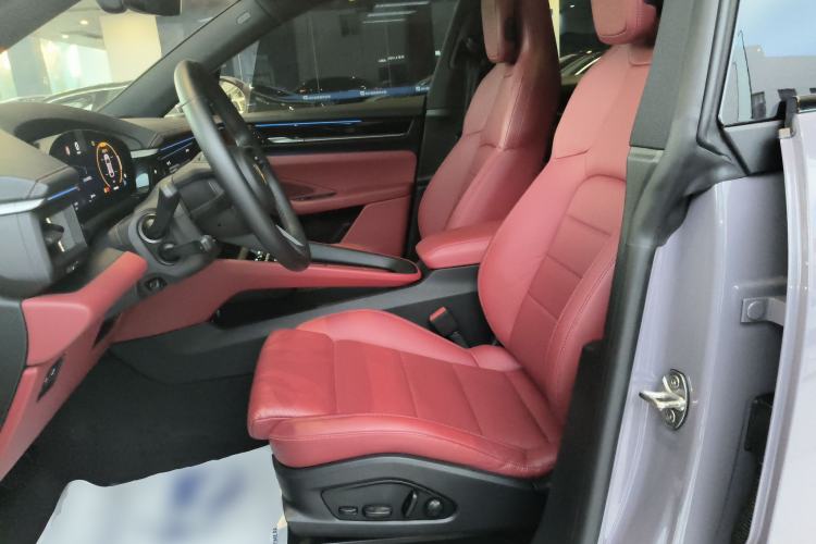 Used Porsche Macan 2024 Macan Long Range Edition Left Front Seat