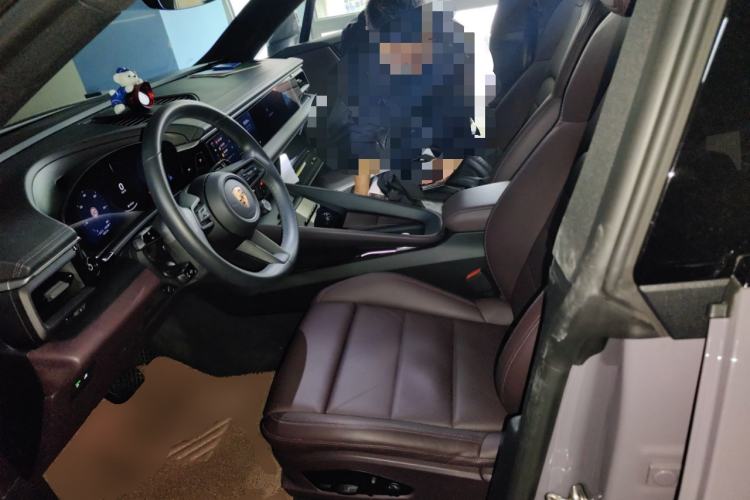 Used Porsche Macan 2024 Macan Long Range Edition Left Front Seat