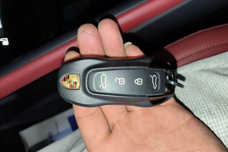 Used Porsche Macan 2024 Macan Long Range Edition Vehicle Key