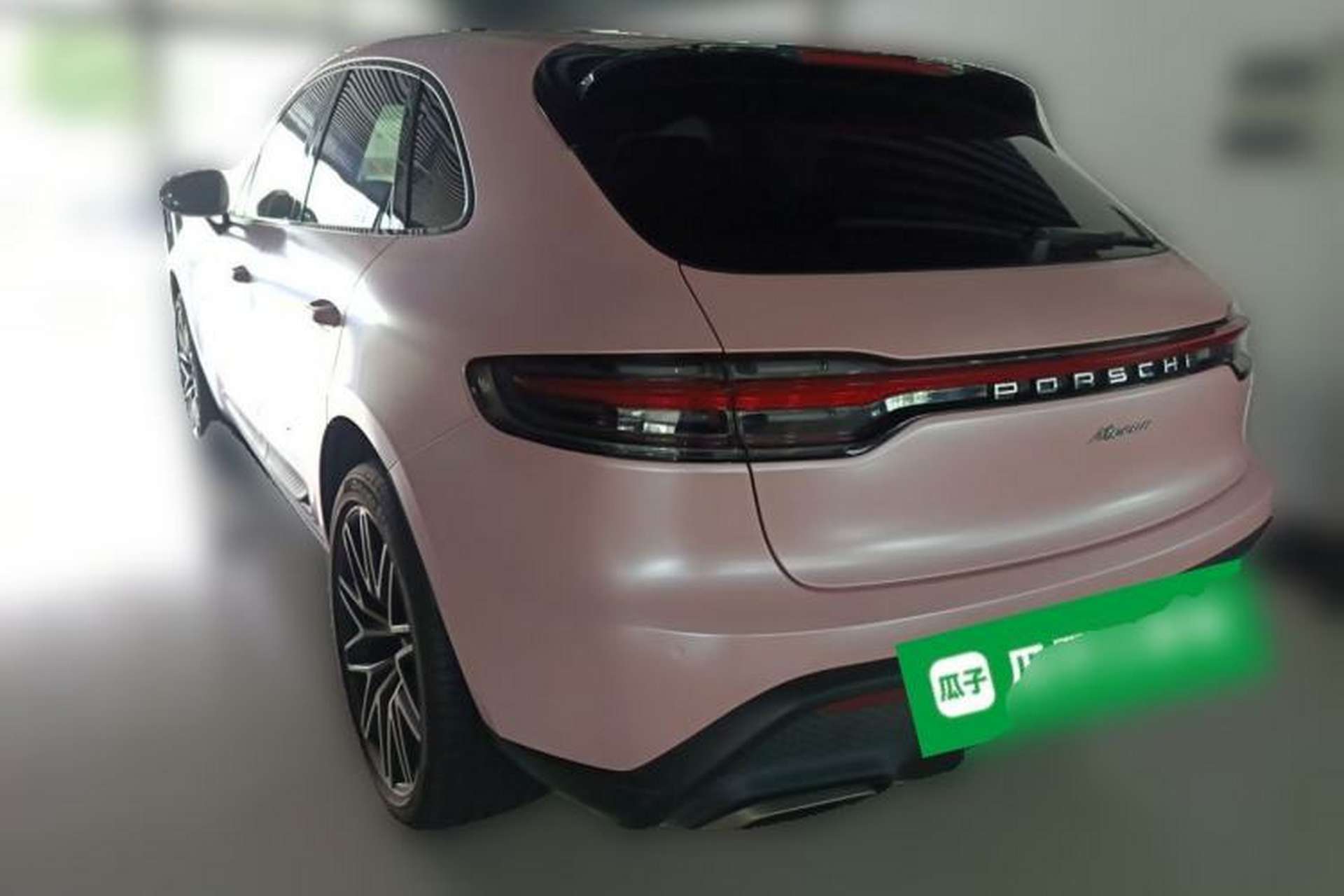 Used Porsche Macan 2024 Macan 2.0T Rear Left 45 Deg