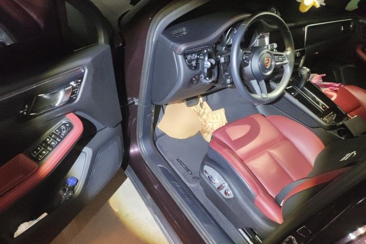 Used Porsche Macan 2024 Macan 2.0T Driver Seat