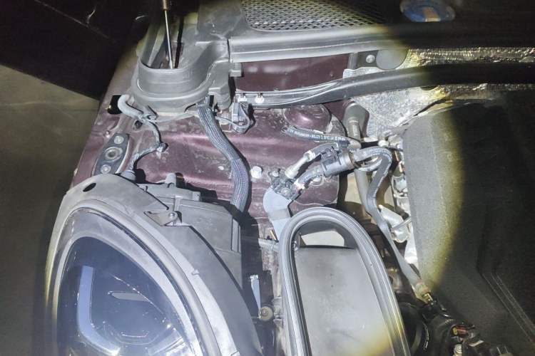 Used Porsche Macan 2024 Macan 2.0T Engine Bay Right