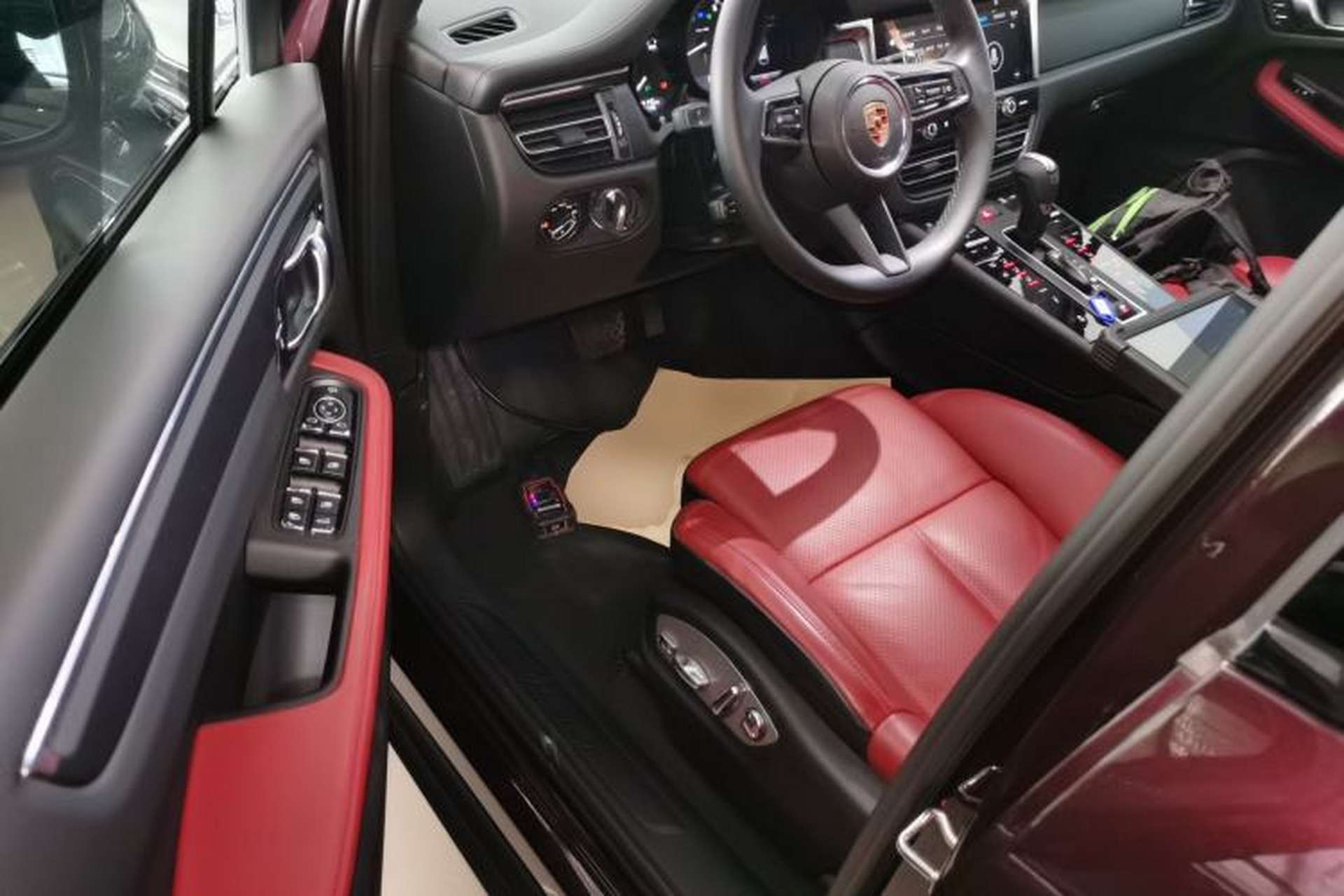 Used Porsche Macan 2024 Macan 2.0T Interior 3