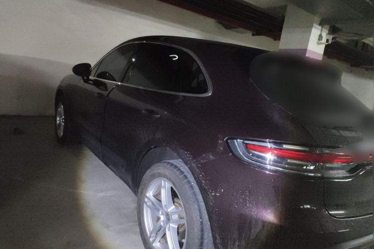 Used Porsche Macan 2024 Macan 2.0T Rear Left 45 Deg