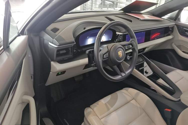 Used Porsche Macan 2024 Macan 4 Driver Seat