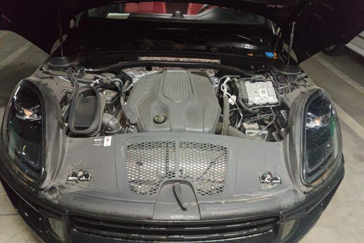 Used Porsche Macan 2024 Macan 2.0T Engine Bay