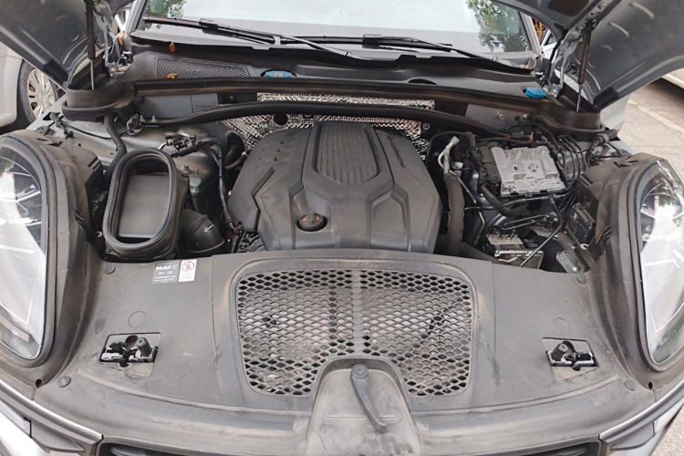 Used Porsche Macan 2024 Macan T 2.0T Engine Bay