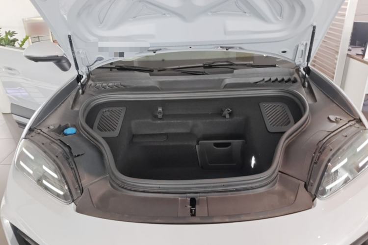 Used Porsche Macan 2024 Macan 4 Engine Bay