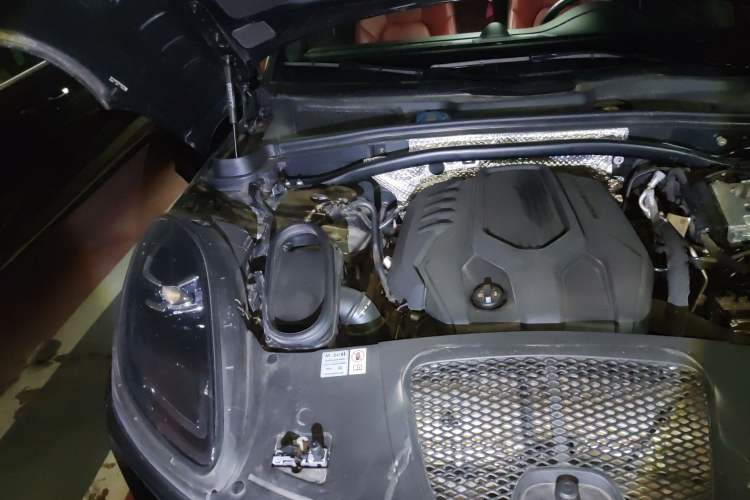 Used Porsche Macan 2024 Macan 2.0T Engine Bay Right