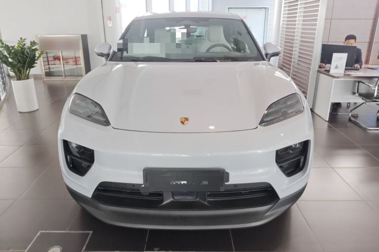 Used Porsche Macan 2024 Macan 4 Front