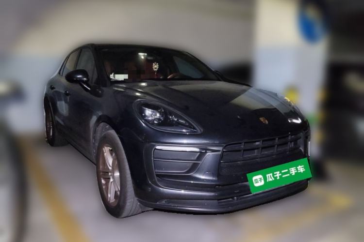 Used Porsche Macan 2024 Macan 2.0T Front Right 45 Deg
