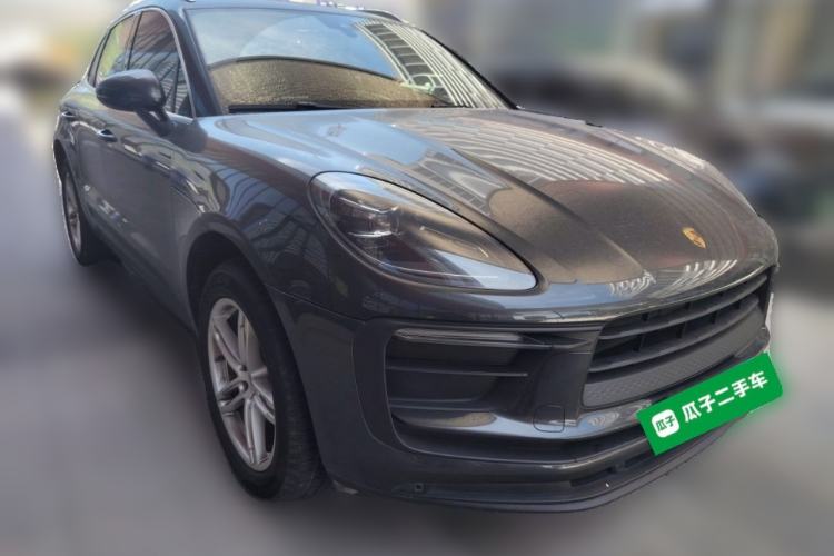 Used Porsche Macan 2024 Macan 2.0T Front Right 45 Deg