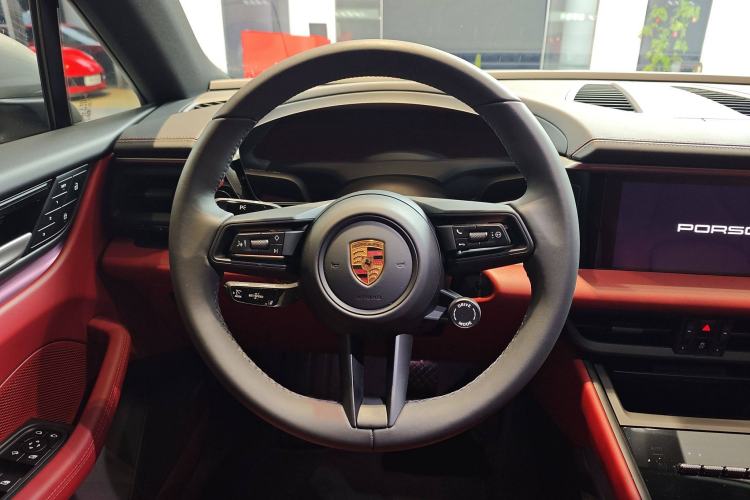 Used Porsche Macan 2024 Macan Long Range Edition Interior 2