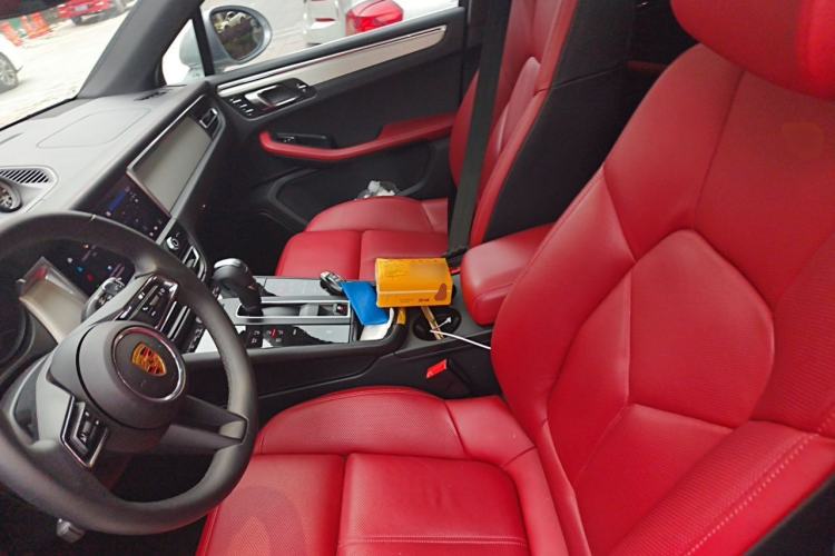 Used Porsche Macan 2024 Macan T 2.0T Left Front Seat