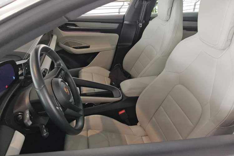 Used Porsche Macan 2024 Macan 4 Left Front Seat