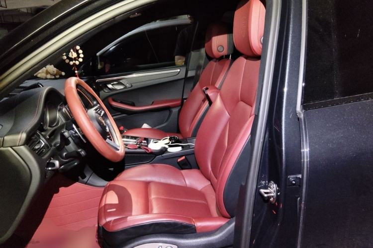 Used Porsche Macan 2024 Macan 2.0T Left Front Seat