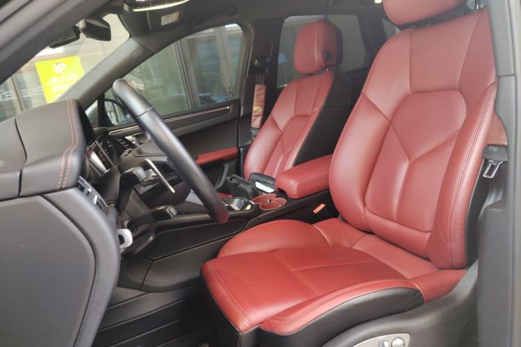 Used Porsche Macan 2024 Macan 2.0T Left Front Seat