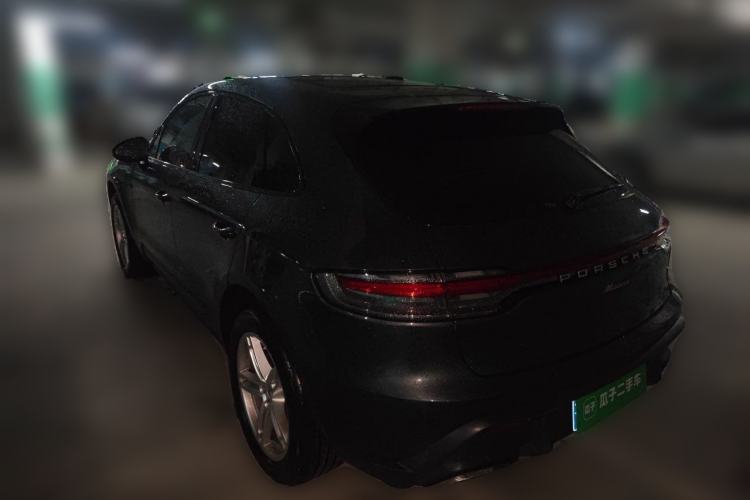 Used Porsche Macan 2024 Macan 2.0T Rear Left 45 Deg