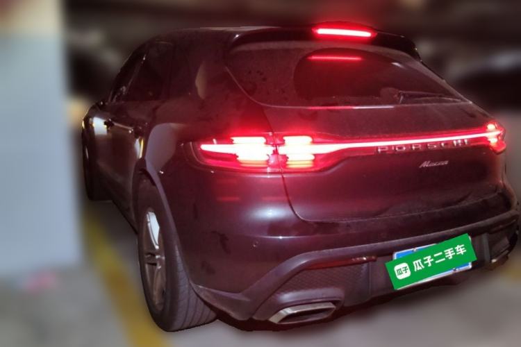 Used Porsche Macan 2024 Macan 2.0T Rear Left 45 Deg