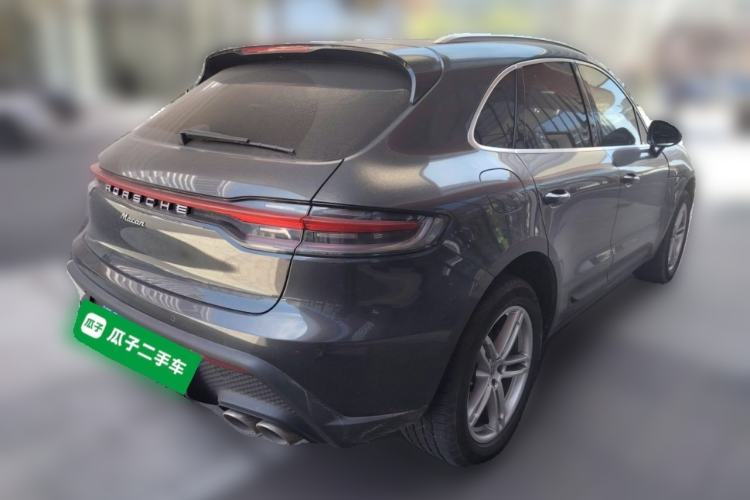 Used Porsche Macan 2024 Macan 2.0T Rear Right 45 Deg