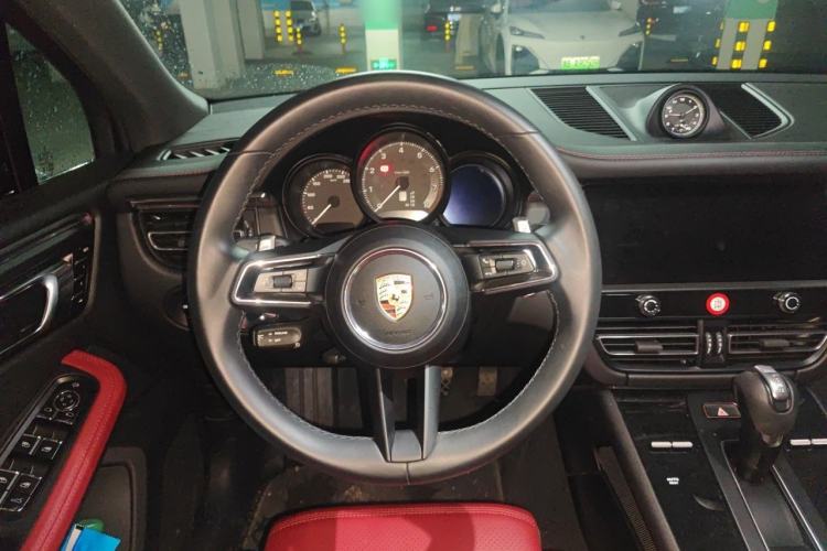 Used Porsche Macan 2024 Macan 2.0T Steering Wheel