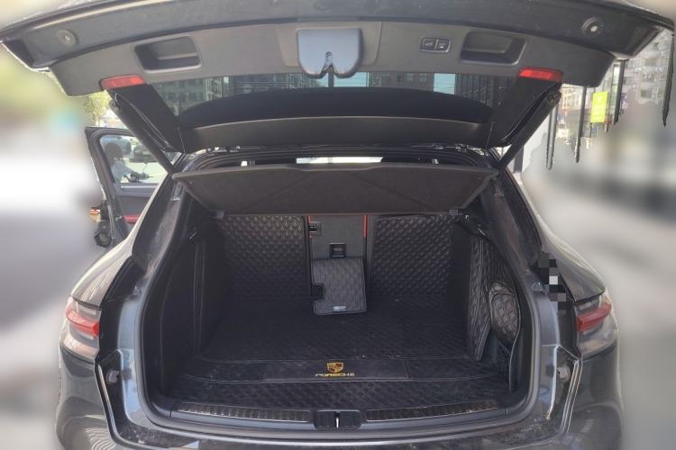 Used Porsche Macan 2024 Macan 2.0T Trunk