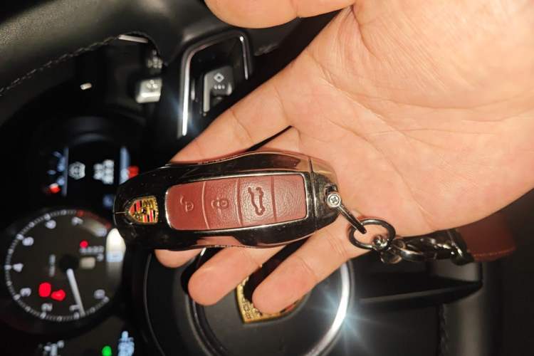 Used Porsche Macan 2024 Macan 2.0T Vehicle Key