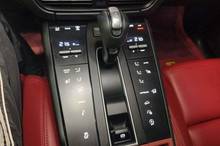 Used Porsche Macan 2024 Macan 2.0T Audio And AC Panel