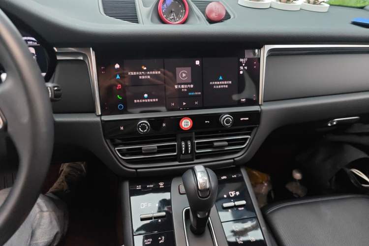 Used Porsche Macan 2024 Macan 2.0T Audio And AC Panel