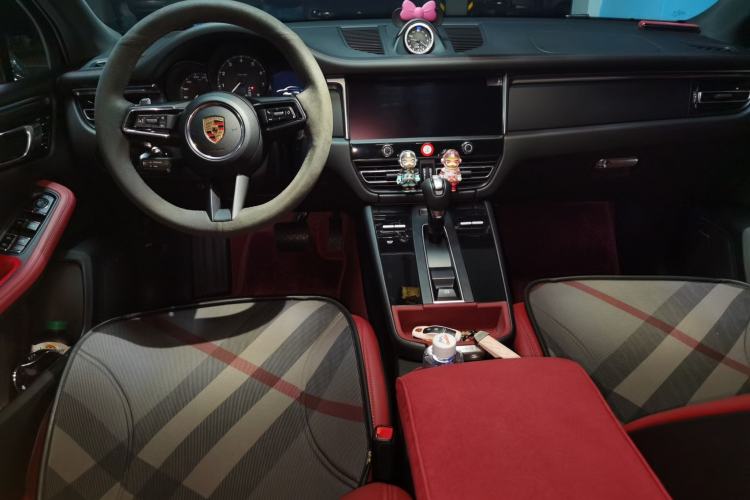 Used Porsche Macan 2024 Macan 2.0T Center Console