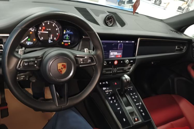 Used Porsche Macan 2024 Macan 2.0T Center Console