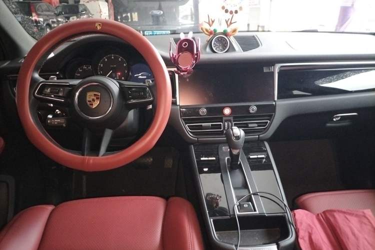 Used Porsche Macan 2024 Macan 2.0T Center Console