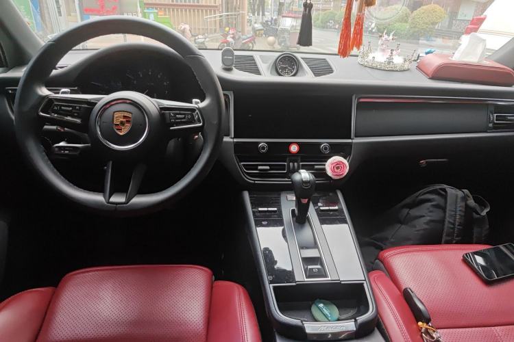 Used Porsche Macan 2024 Macan 2.0T Center Console