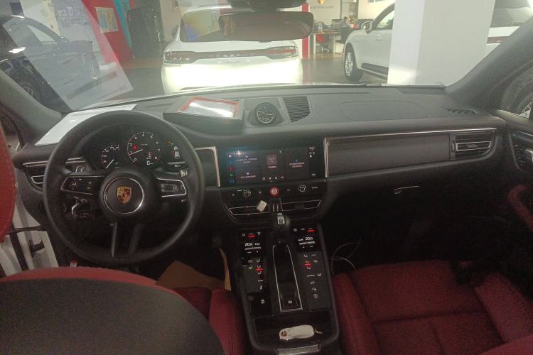 Used Porsche Macan 2024 Macan 2.0T Center Console