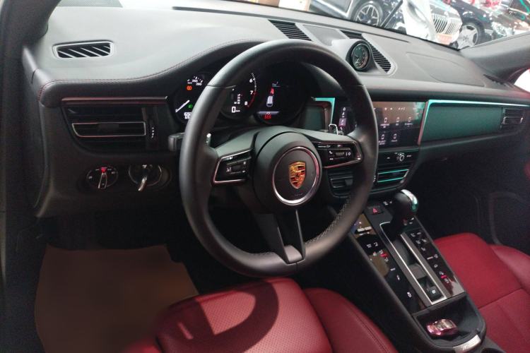 Used Porsche Macan 2024 Macan 2.0T Center Console