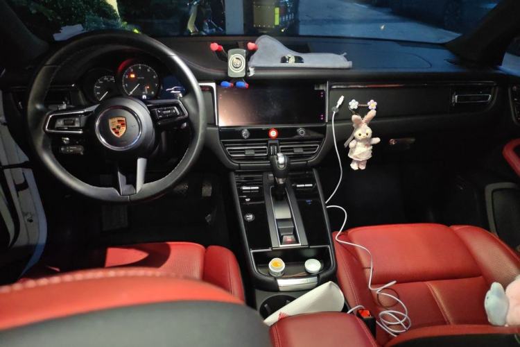Used Porsche Macan 2024 Macan 2.0T Center Console