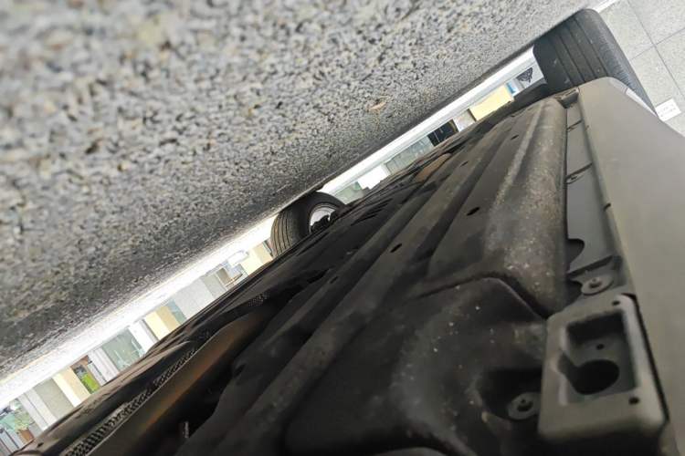 Used Porsche Macan 2024 Macan T 2.0T Chassis Rear Left
