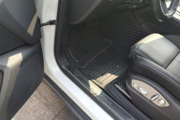Used Porsche Macan 2024 Macan 2.0T Driver Seat