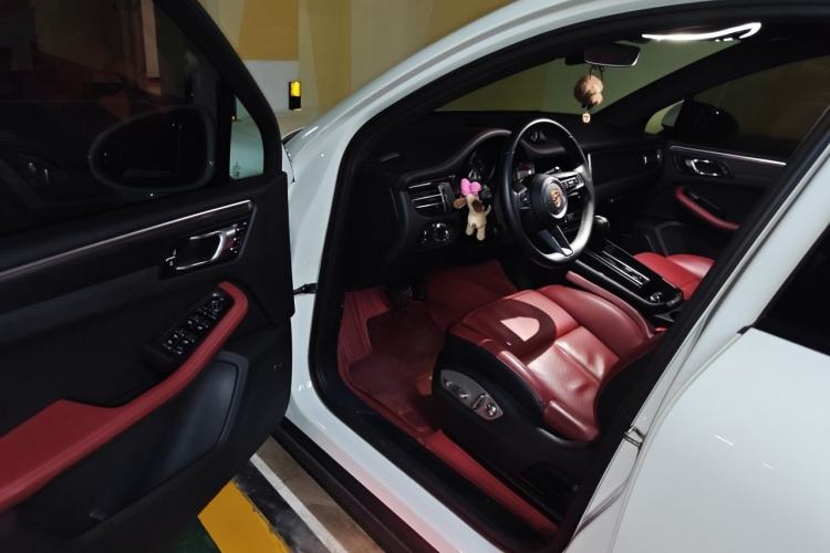 Used Porsche Macan 2024 Macan 2.0T Driver Seat