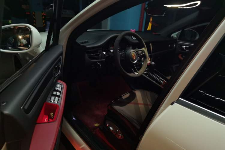 Used Porsche Macan 2024 Macan 2.0T Driver Seat
