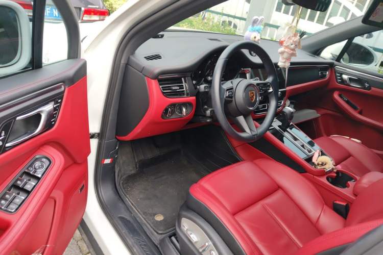 Used Porsche Macan 2024 Macan 2.0T Driver Seat