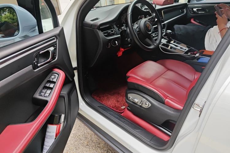 Used Porsche Macan 2024 Macan T 2.0T Driver Seat