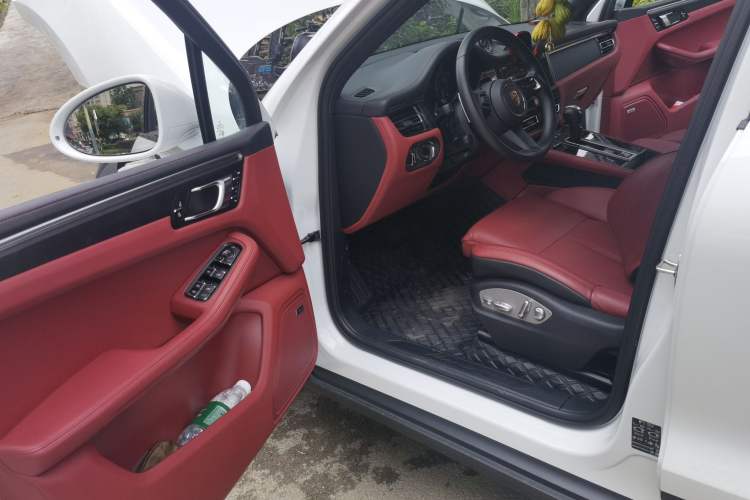 Used Porsche Macan 2024 Macan 2.0T Driver Seat