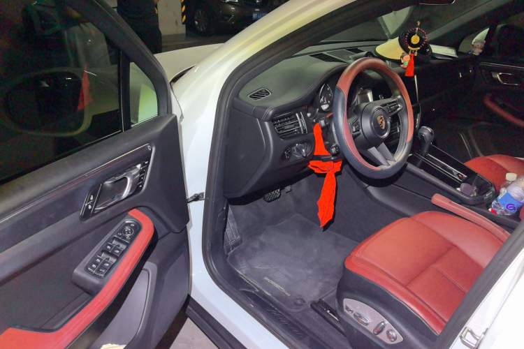 Used Porsche Macan 2024 Macan 2.0T Driver Seat