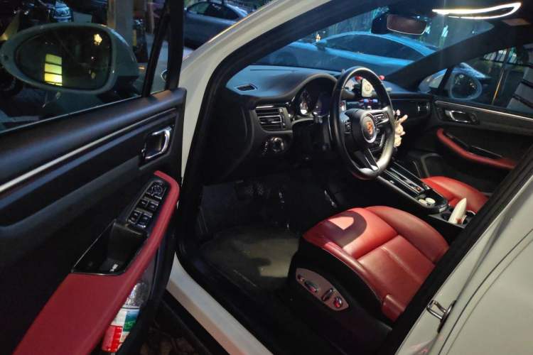 Used Porsche Macan 2024 Macan 2.0T Driver Seat