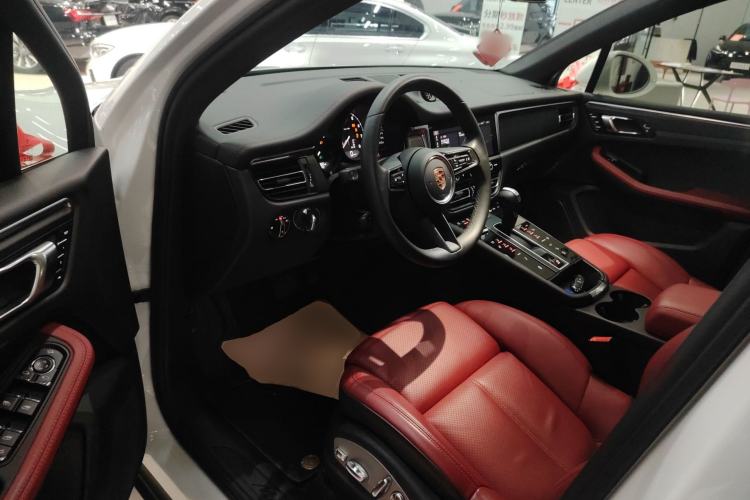 Used Porsche Macan 2024 Macan 2.0T Driver Seat
