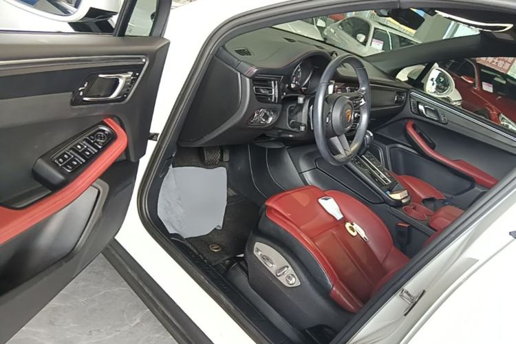 Used Porsche Macan 2024 Macan 2.0T Driver Seat